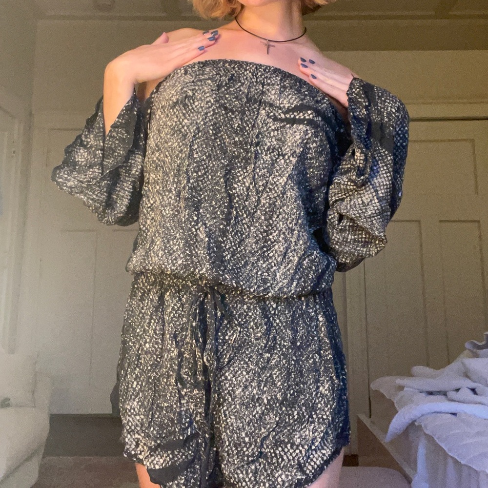 Gothic off the shoulder romper🖤🏴‍☠️ Perfect for Halloween witch costume!